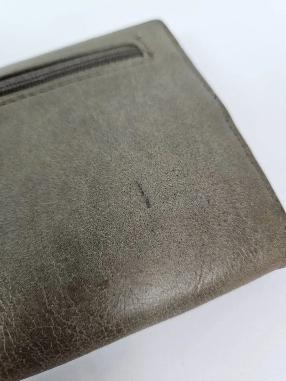 HOBO The Original Sadie Trifold Mushroom/Taupe Leather Wallet